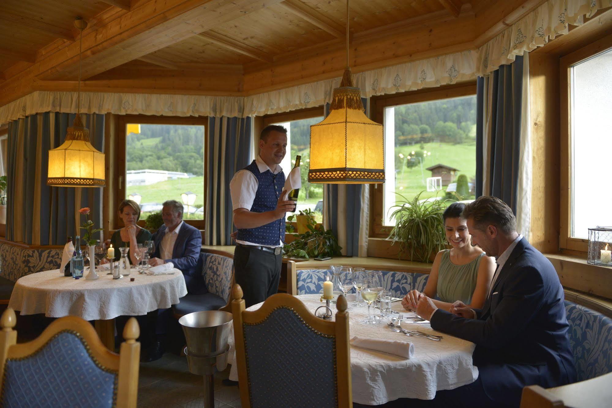 Hotel & Alpin Lodge Der Wastlhof Niederau Exteriör bild